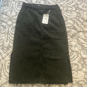 Zara Black Midi Pencil Skirt with Slit